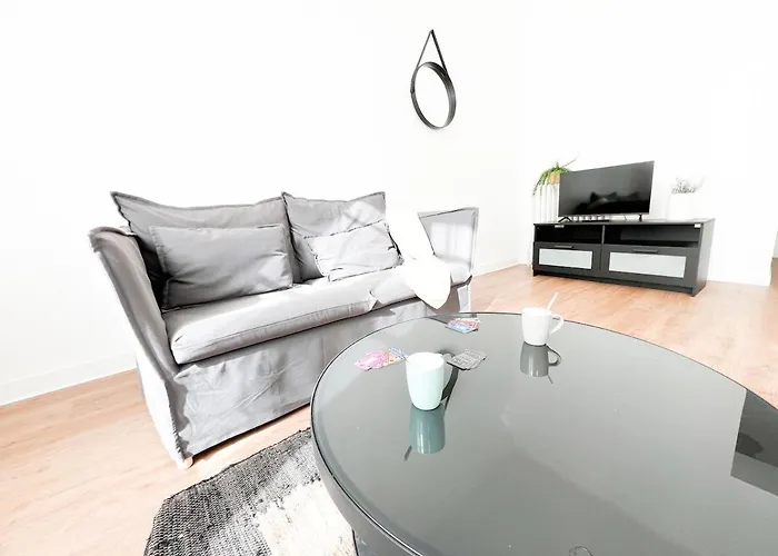 Le Magnolia -t2 A 100m Et Place Du Commando Apartment